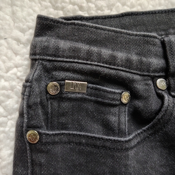 DG2 Women's Size 8 Black Wash Jeans - Picture 3 of 6